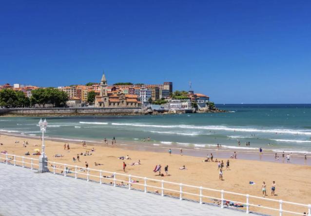 Apartamentos La Xiuca Playa Gijon Exterior photo